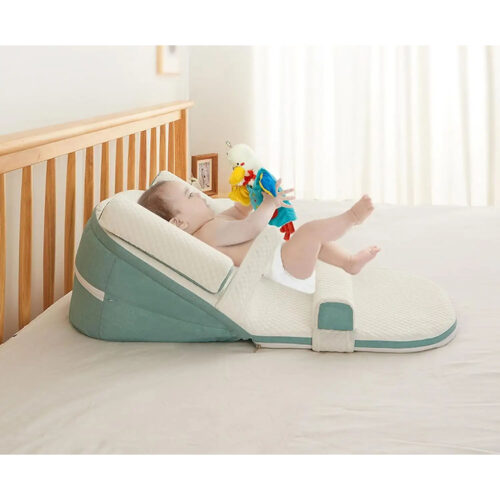 Baby pillow prevents regurgitation and improves sleep